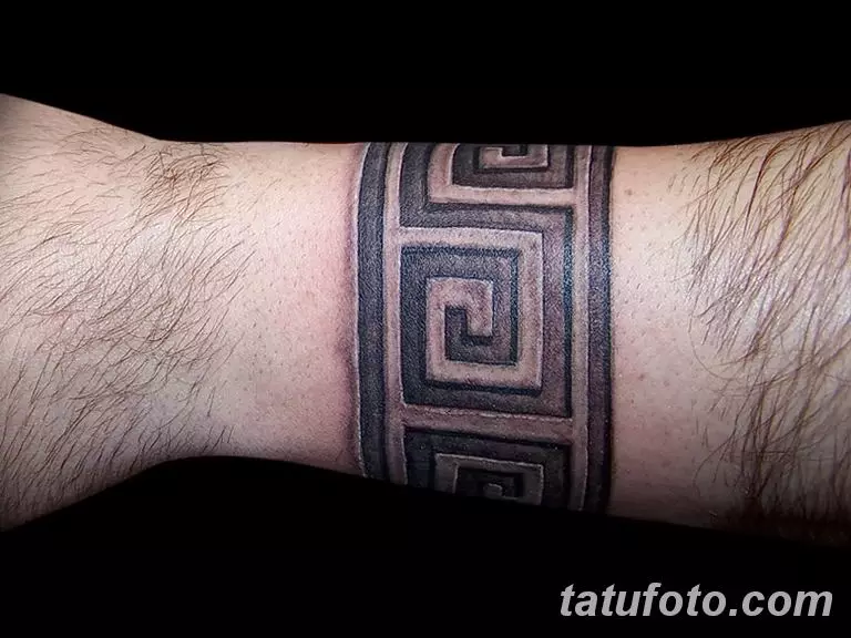 タトゥー「ジオメトリ」（94写真）：幾何学的な入れ墨のスケッチ、手や首の形の袖。小さな花や他のタトゥーの選択肢、それらの意味 14076_37