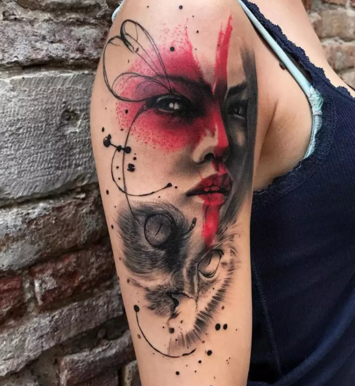 Tattoo Tresche Polka (40 φωτογραφίες): σκίτσα και χαρακτηριστικά στυλ, τατουάζ στο χέρι (στο βραχίονα) με τη μορφή μανίκια και λαιμό, σταυρούς και ρολόγια, επιγραφές και άλλα σχέδια 14078_18