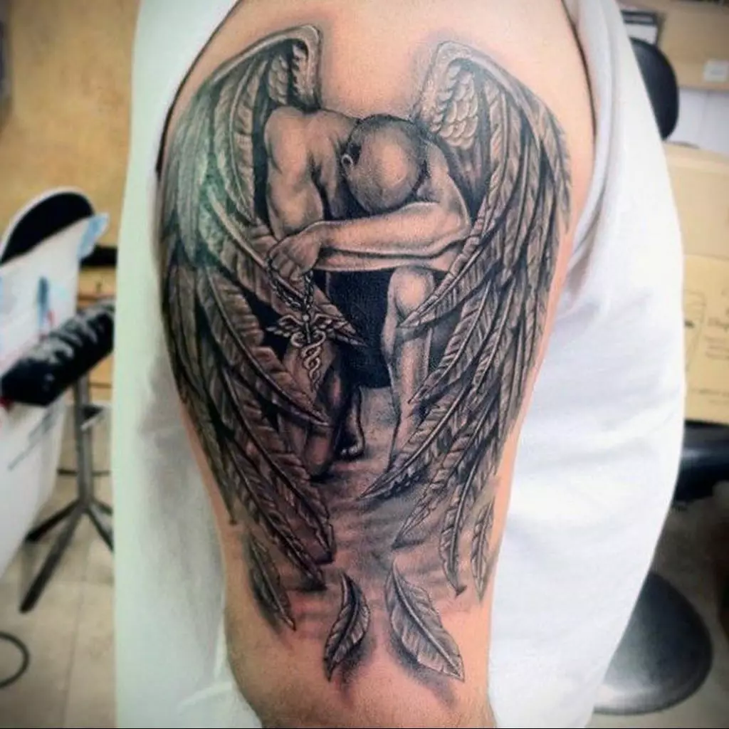 Skulptūras Tattoo: tetovējumu skices ar statujām un to nozīmi, tetovējums ar antīkām skulptūrām un eņģeļu statuetēm, citas iespējas 14088_6