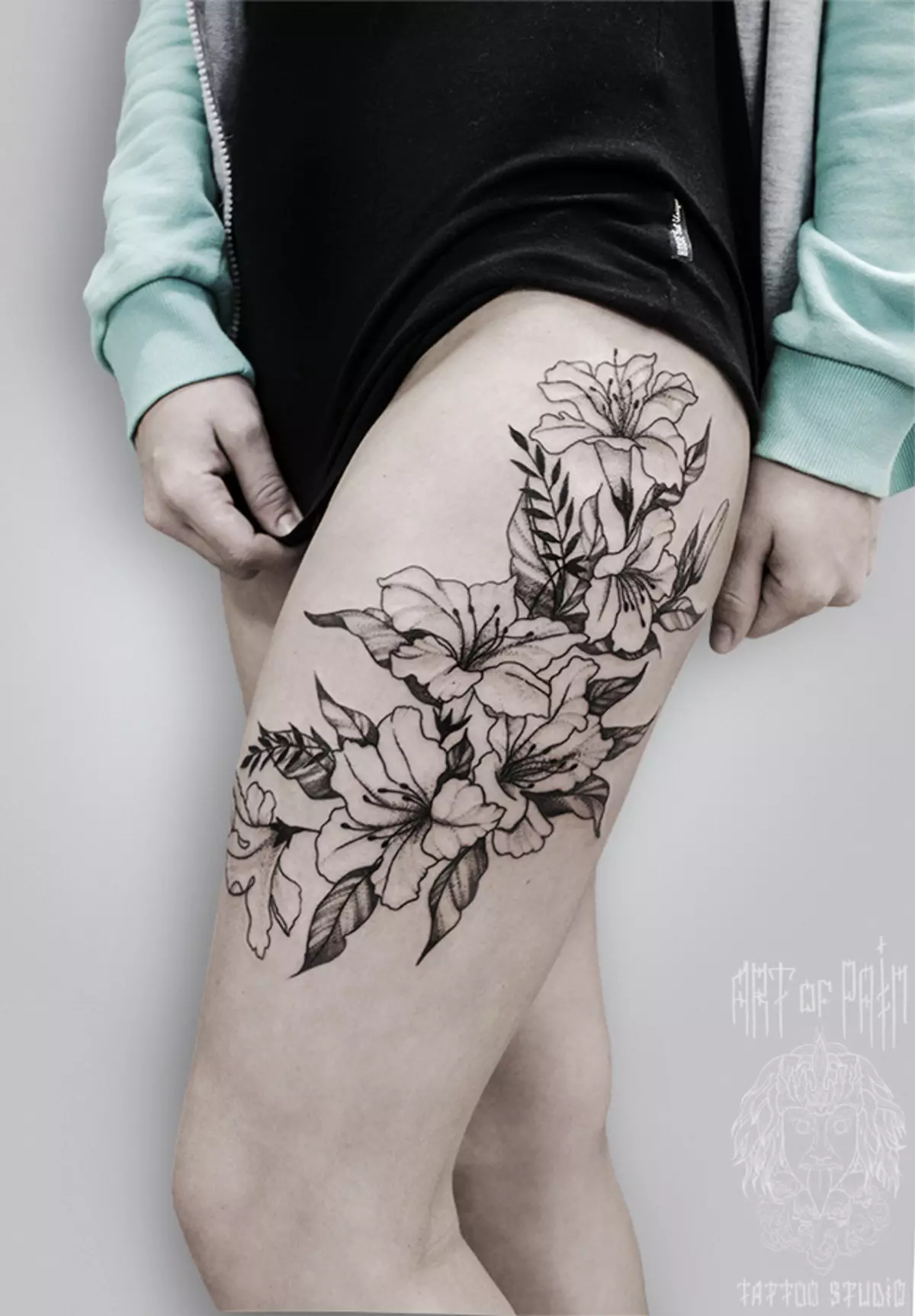 纹身“百合”（47张照片）：价值，纹身素描。纹章和虎莉莉在手和大腿，腿部和后面 14092_38