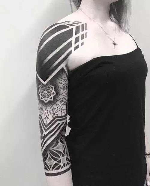 Tattoo v štýle geometrie pre dievčatá: Náčrty geometrických tetovaní na ruku a klazicu, predlaktia a rebrá, boky a iné časti tela 14094_21