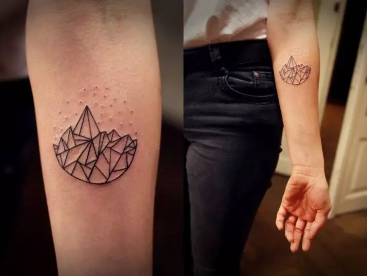 Tatuiruotė Geometrijos stiliui mergaitėms: geometrinių tatuiruočių eskizai ant rankų ir klavizatorių, dilbio ir šonkaulių, klubų ir kitų kūno dalių 14094_29