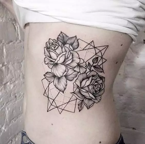 Tattoo v štýle geometrie pre dievčatá: Náčrty geometrických tetovaní na ruku a klazicu, predlaktia a rebrá, boky a iné časti tela 14094_35