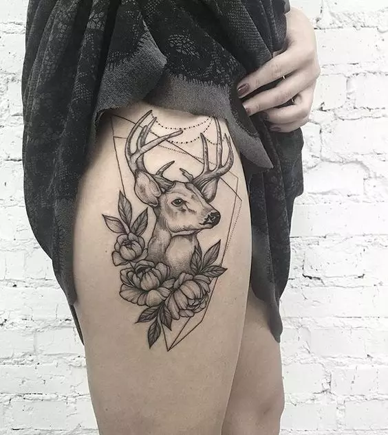 Tato dalam gaya geometri untuk anak perempuan: sketsa tato geometris di tangan dan klavikula, lengan dan tulang rusuk, pinggul dan bagian lain dari tubuh 14094_38