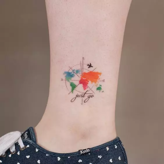 Tatuering i stil med geometri för tjejer: skisser av geometriska tatueringar på hand och nyckelben, underarm och revben, höfter och andra delar av kroppen 14094_39