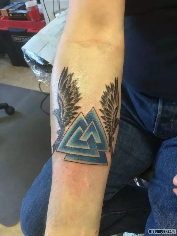 TATTOO「VALKNUT」：男性用のタトゥーのスケッチ、女の子のためのスケッチ、肩の上のシンボルの入れ墨、首、そして他のゾーン 14105_4