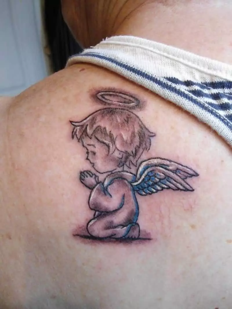 紋身“守護天使”：女孩和手上的女孩和男人，肩膀和胸部的紋身素描。紋身值，銘文和沒有的例子 14106_33