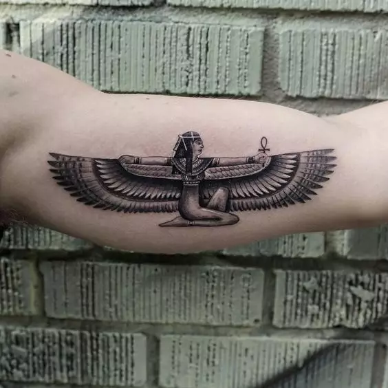 Egyptin tatuointi: Tattooksen luonnokset Egyptin teeman kanssa, symbolien tarkastelu Egyptin tyyliin, hihat hieroglyfistä ja muista tatuoista miehille ja naisille, niiden merkityksestä 14114_48