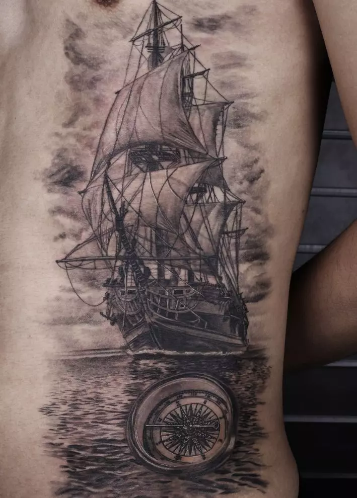 Tattoo cu nave: schițe de barci cu pânze și valoarea navelor cu vele, tatuaje pe mâini și picior, nave de tatuaj pirate pentru bărbați și alte opțiuni 14129_50