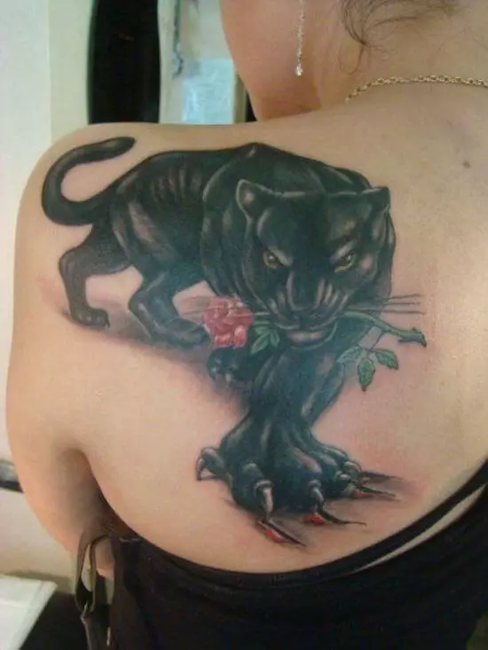 Puma နှင့်အတူ tattoo: မိန်းကလေးများနှင့်အမျိုးသားများအတွက်တက်တူးထိုးခြင်းနှင့်အမျိုးသားများအတွက်တက်တူးထိုးခြင်း, လက်နှင့်ပခုံးပေါ်တွင်, 14136_36