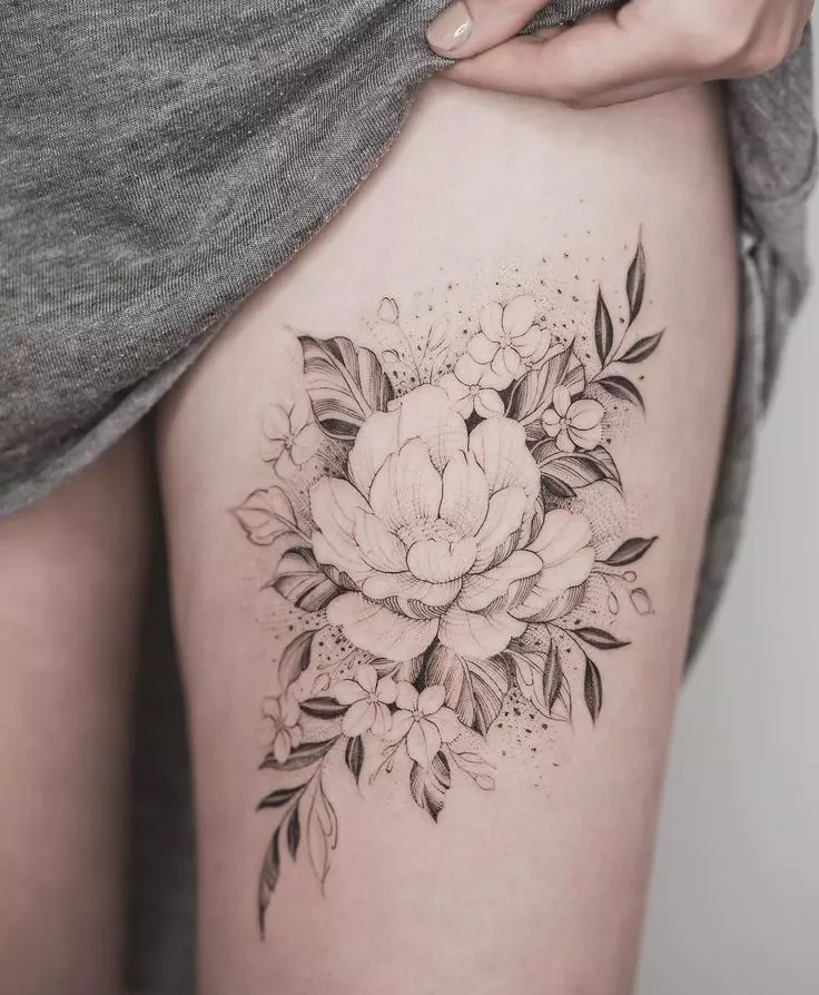 纹身“牡丹”女孩：在手和大腿上的意思。一朵花的纹身在手腕和其他美丽的剪影的。牡丹在三角形中的意思是什么？ 14145_14