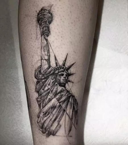 タトゥー「自由の像」：スケッチや入れ墨の値、手と足のタトゥー、前腕および背面に、美しい例 14147_20