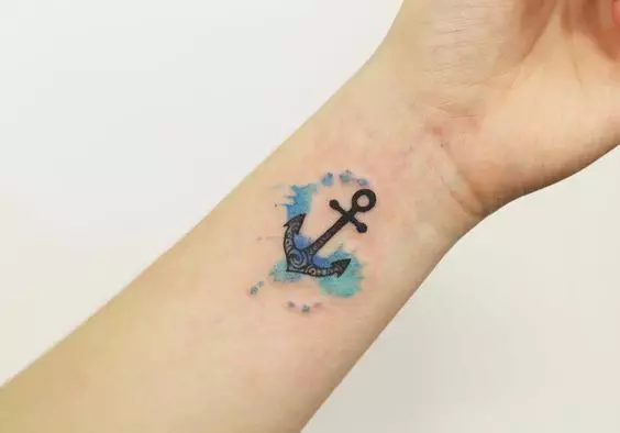 Anchor Tattoo: Verðmæti tattoo og teikningar, húðflúr fyrir stelpur og karla, húðflúr á hendi og fót, á fingri og á úlnliðnum, á brjósti og í öðrum svæðum 14162_19