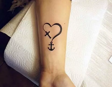 Anchor Tattoo: Verðmæti tattoo og teikningar, húðflúr fyrir stelpur og karla, húðflúr á hendi og fót, á fingri og á úlnliðnum, á brjósti og í öðrum svæðum 14162_34