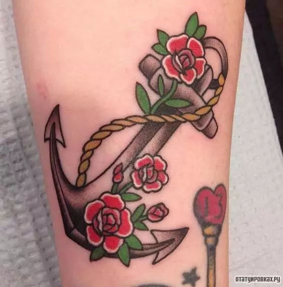 Anker Tattoo: Die waarde van tattoos en sketse, tatoo vir meisies en vir mans, tattoos op hand en been, op die vinger en op die pols, op die bors en in ander gebiede 14162_44