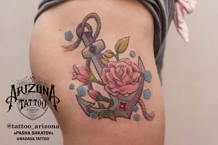 Anchor Tattoo: valè a nan tatoo ak desen, tatoo pou ti fi ak pou gason, tatoo sou men ak janm, sou dwèt la ak sou ponyèt la, sou pwatrin lan ak nan lòt zòn 14162_52