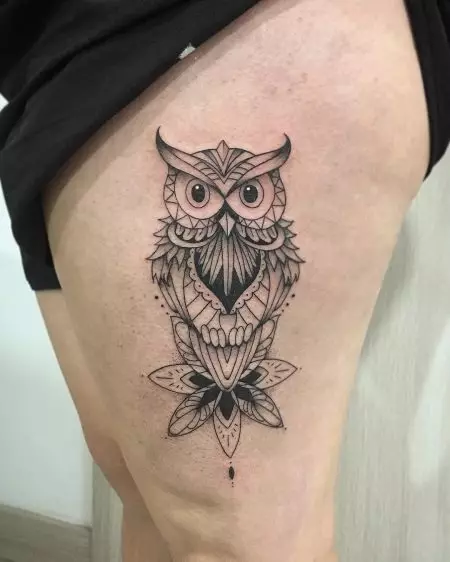 Tattoo ine owls yevasikana (48 photos): kukosha, ma tattoos paruoko uye ruoko, kumashure uye pagumbo uye mune dzimwe nzvimbo, mienzaniso yematanho 14164_29