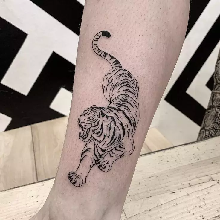 Tattoo met tijgers (44 foto's): schetsen en de waarde van tatoeages, tatoeage op de schouder en bij de hand, op de borst en op de achterkant, op de voet en op de borstel, op de onderarm en in andere zones 14168_2