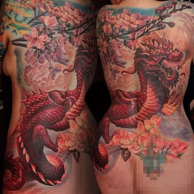 Tatuagem com o dragão japonês: esboços e o valor das tatuagens no estilo do Japão, manga na mão e tatuagem no ombro, na pá e no peito, no pé e em outras zonas e em outras zonas 14174_14