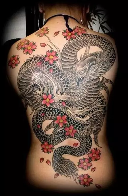 Tattoo cu dragonul japonez: schițe și valoarea tatuajelor în stilul Japoniei, mânecă pe mână și tatuaj pe umăr, pe lopată și pe piept, pe picior și în alte zone 14174_23