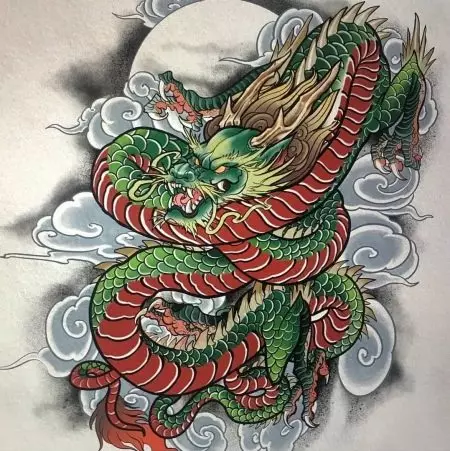 Тетоважа со јапонскиот змеј: скици и вредноста на тетоважите во стилот на Јапонија, ракав на рака и тетоважа на рамото, на лопата и на градите, на нога и во други зони 14174_5