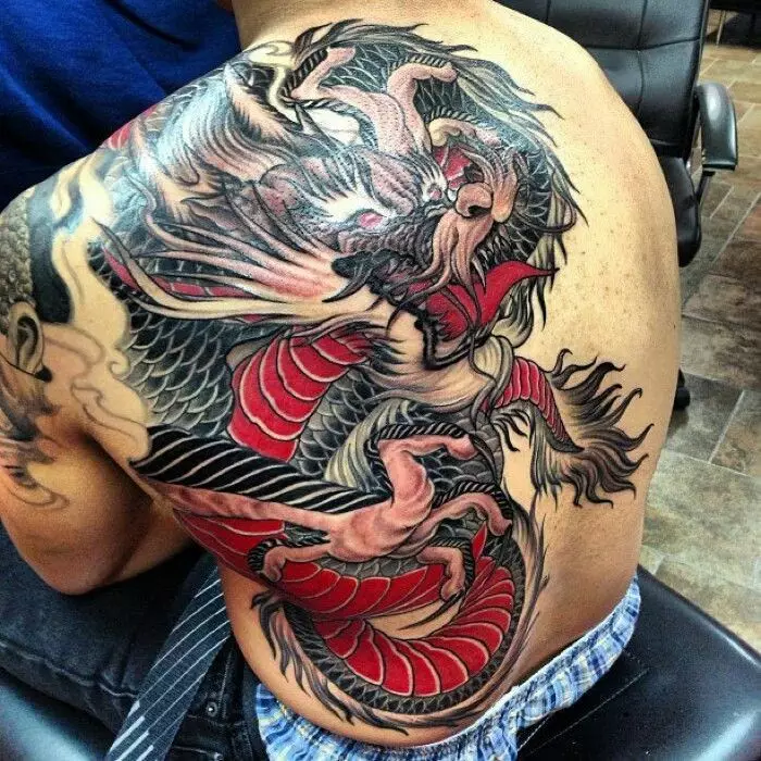 Тату з японським драконом: ескізи і значення татуювань в стилі Японії, рукав на руці і тату на плечі, на лопатці і на грудях, на нозі і в інших зонах 14174_8