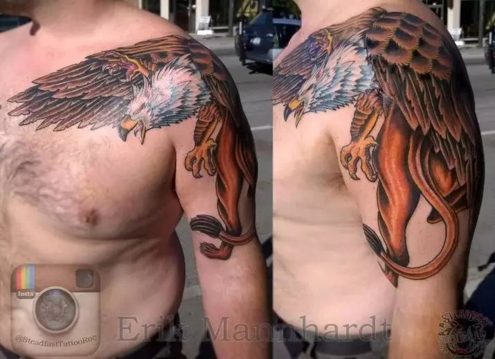 Tattoo ກັບ griffins (27 ຮູບພາບ): ມູນຄ່າຂອງການສັກຢາສໍາລັບຜູ້ຊາຍແລະສໍາລັບເດັກຍິງ, sketches ຂອງ tattoo ແລະດ້ານຫລັງ, ຢູ່ໃນຫນ້າເອິກແລະໃນເຂດອື່ນໆ 14175_20