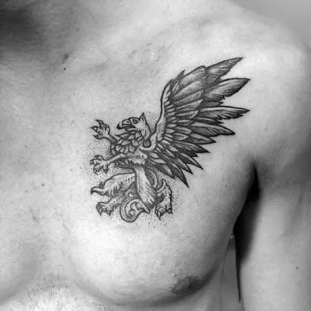 Tetovaža s griffina (27 fotografija): vrijednost tetovaža za muškarce i za djevojčice, skice tetovaže na ruci i na leđima, na prsima iu drugim zonama 14175_23
