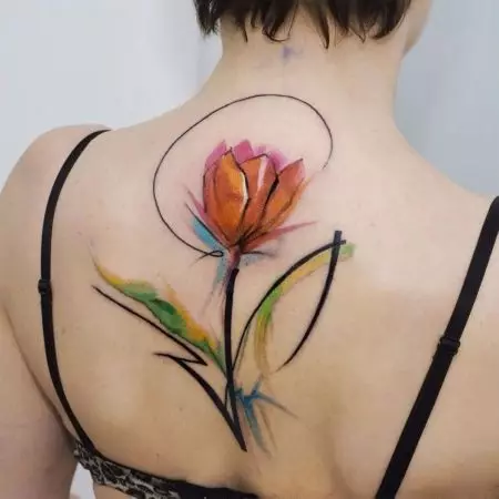 Tattoo ດ້ວຍດອກທິວລິບ: ມູນຄ່າຂອງ tattoos ສໍາລັບເດັກຍິງແລະສໍາລັບຜູ້ຊາຍ, sketches ໄດ້. Tattoo ໃນອີກດ້ານກ່ຽວກັບການ wrist ແລະໃນພື້ນທີ່ອື່ນໆ, tulip ສີດໍາແລະທາງເລືອກອື່ນ 14192_26