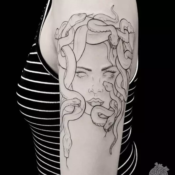 纹身“medusa gorgon”（55张照片）：纹身和素描的价值，纹身在手上和胸部，脚下和其他领域，男女选择 14194_24