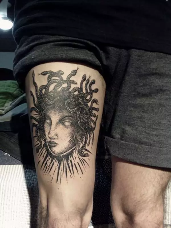 纹身“medusa gorgon”（55张照片）：纹身和素描的价值，纹身在手上和胸部，脚下和其他领域，男女选择 14194_46