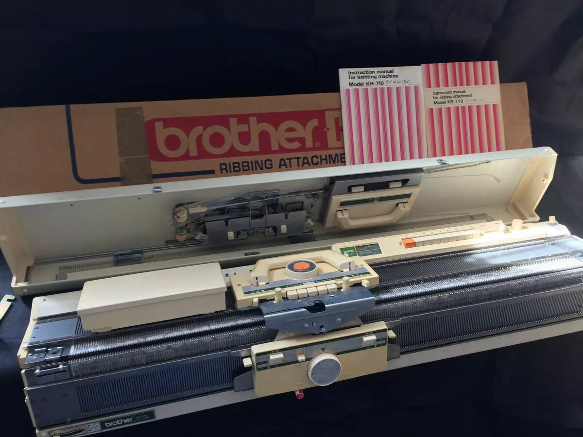 Mesin Knitting Broother: Kad untuk Mesin Knitting Baru. Kenapa mesin bersatu melalui baris? Penerangan mengenai model. 14197_2