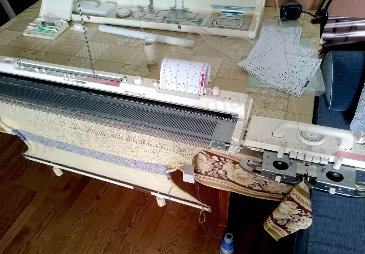 Mesin Knitting Broother: Kad untuk Mesin Knitting Baru. Kenapa mesin bersatu melalui baris? Penerangan mengenai model. 14197_6
