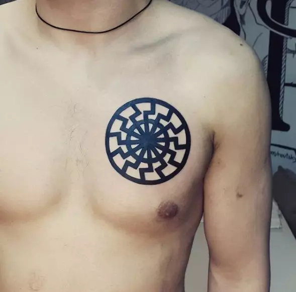 纹身“黑色太阳”：纹身从斯拉夫和凯尔茨的价值，肘部，胸部，肩部，膝盖和男性和女孩的其他地区的草图 14209_13