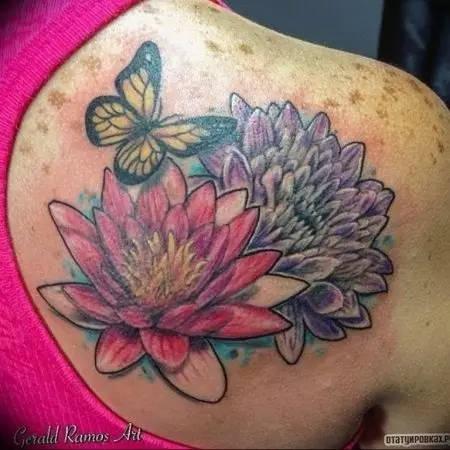 Tattoo met vlinders voor meisjes (56 foto's): de waarde van tatoeages op de hand en op de pols, op de onderrug en op de nek, op het been en op de maag, op de rug en in andere gebieden, schetsen 14214_32