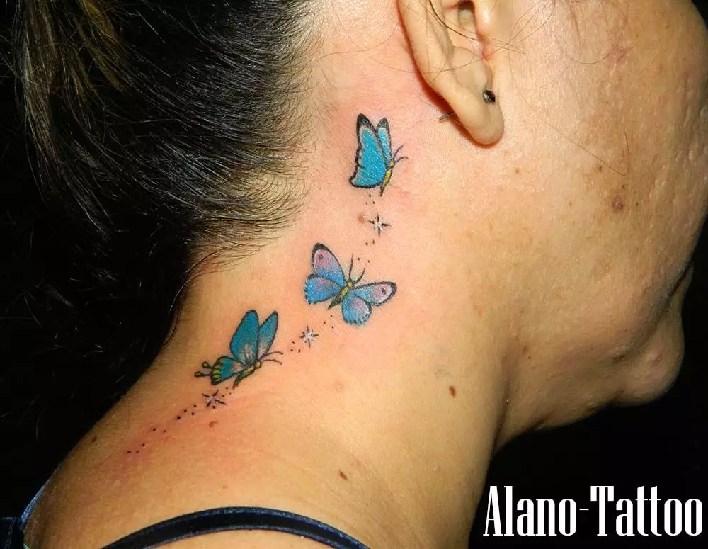 Tattoo perhoset tytöille (56 valokuvaa): Tattooksen arvo kädessä ja ranteella, alaselässä ja kaulassa, jalan ja vatsaan, takana ja muilla alueilla, luonnokset 14214_44