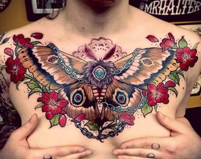 Tatouage avec des papillons pour les filles (56 photos): la valeur des tatouages ​​sur la main et sur le poignet, au bas du dos et sur le cou, sur la jambe et sur l'estomac, au dos et dans d'autres zones, des croquis 14214_47
