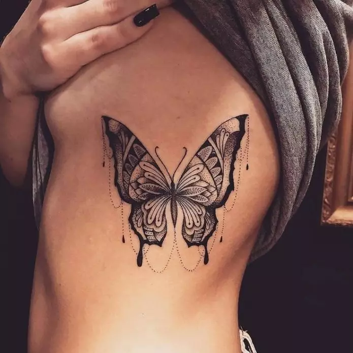 Tattoo med sommerfugle til piger (56 billeder): Værdien af ​​tatoveringer på hånden og på håndleddet, på bagsiden og på nakken, på benet og på maven, på bagsiden og i andre områder, skitserer 14214_9