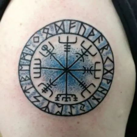 «Веггизир» татуировкасы: Викинг, Скандинавия және славян, ерлер мен әйелдер үшін, артқы, иық және басқа аймақтардағы татуировкалардың эскиздерінің мәні 14225_31