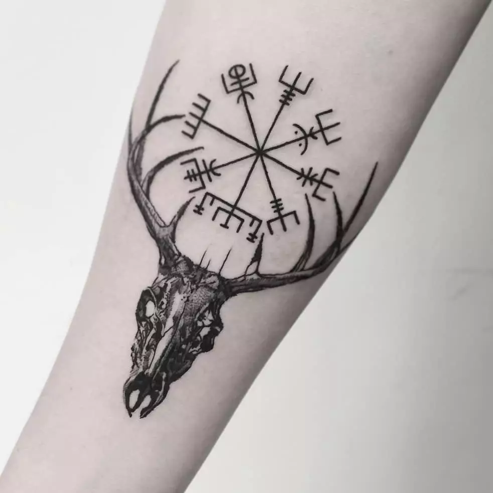 «Веггизир» татуировкасы: Викинг, Скандинавия және славян, ерлер мен әйелдер үшін, артқы, иық және басқа аймақтардағы татуировкалардың эскиздерінің мәні 14225_8