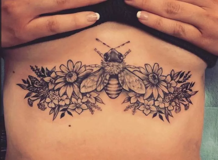 タトゥー「蜂」：男性のための意味とスケッチ手と首のための女の子のための小さな入れ墨蜂、花の上の蜂の入れ墨と他の美しい例 14240_33
