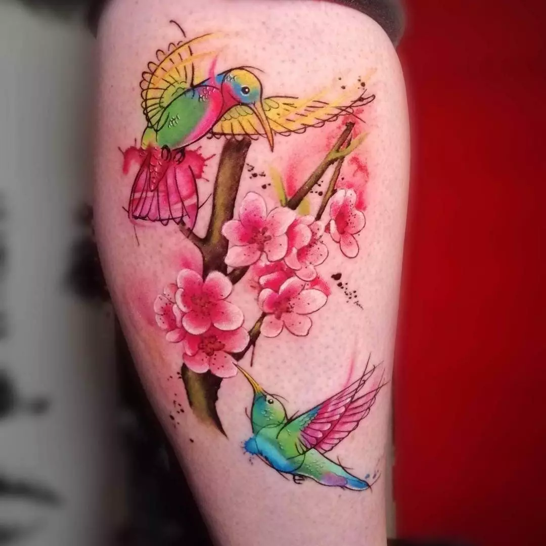 女孩的纹身“樱花”：女性樱花分公司的价值。纹身在手上和锁骨，大腿和后面，在其他领域，草图 14242_12