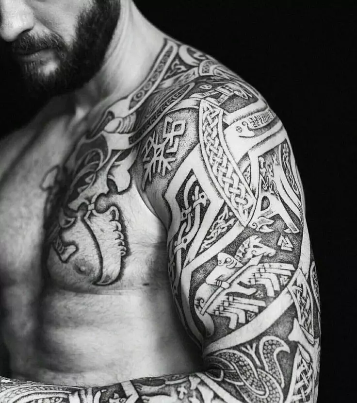 Tattoo Vikings (55 Fotoen): Viking Tattooen Wäert. Tattoo op d'Schëller, Ärmelen op Hänn fir Männer an Tattoo op der Ënneraarm, op der Récksäiten 14249_13