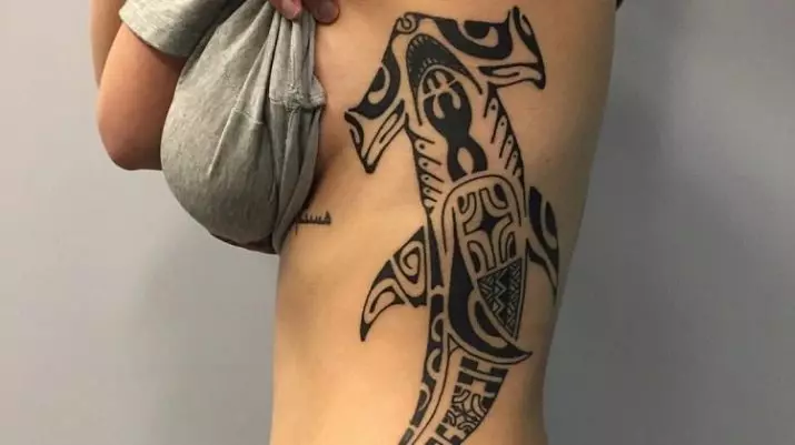 Maori tatovering (36 billeder): mænds tatoveringer på hånden og deres betydning, skitser, kvinders tatovering i stammen af ​​stammen, symbolvurdering 14254_12