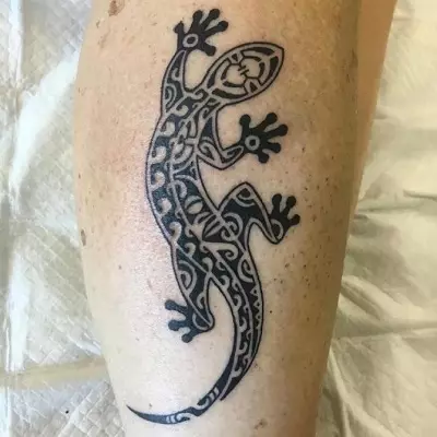 Maori tetovaža (36 fotografija): Muška tetovaže na ruku i njihovo značenje, skice, ženska tetovaža u stilu plemena, pregled simbola 14254_15