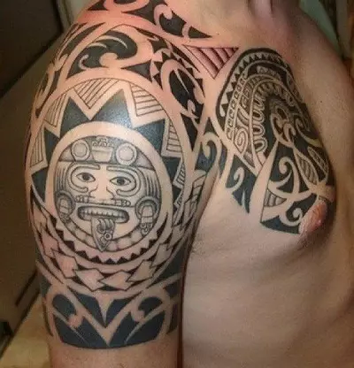 Maori Tattoo (36 foto's): Men's tattoos op hand en die betekenis daarvan, sketse, tatoo se vroue in die styl van die stam, simbool review 14254_20