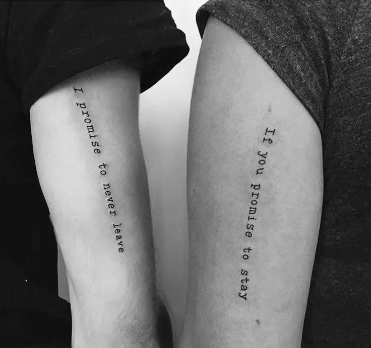 Tatuazh i çiftuar për të dashuruar (67 foto): idetë e tatuazheve të përbashkëta të vogla për një djalë dhe vajza, kuptimin, skicat dhe mbishkrimet e tyre 14256_48