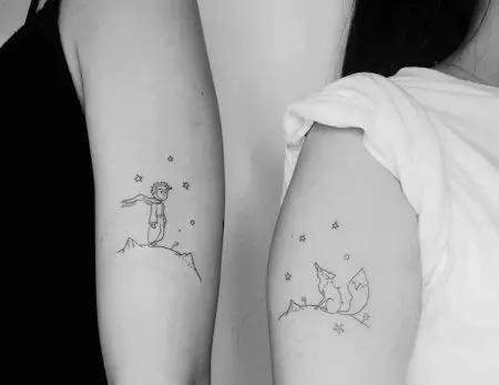 Sparowany tatuaż dla miłośników (67 zdjęć): pomysły wspólnych małych tatuaży dla faceta i dziewcząt, ich znaczenie, szkice i napisy 14256_65