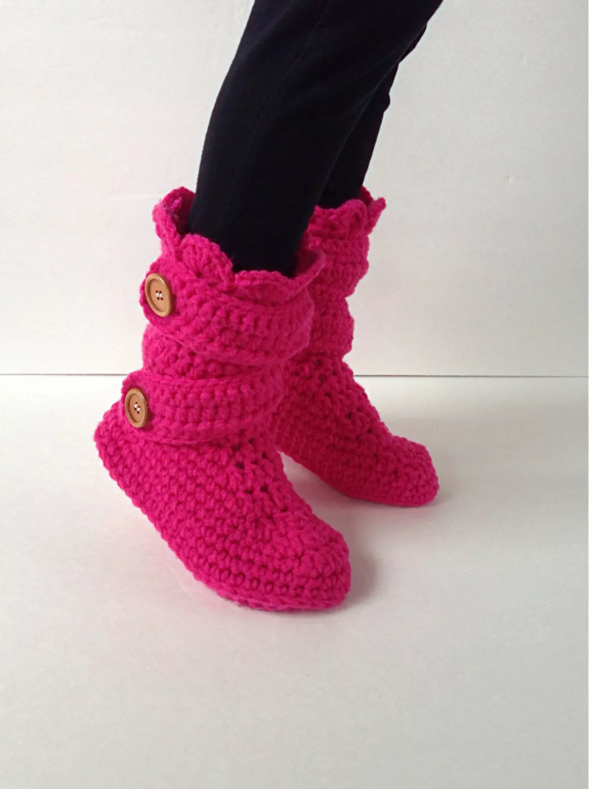 Knitted slipper (72 photos): Models kune vana nevakadzi pane yega, yakanaka uye yakapfava, sneakers, maJapan, kubva kumawere 14259_31