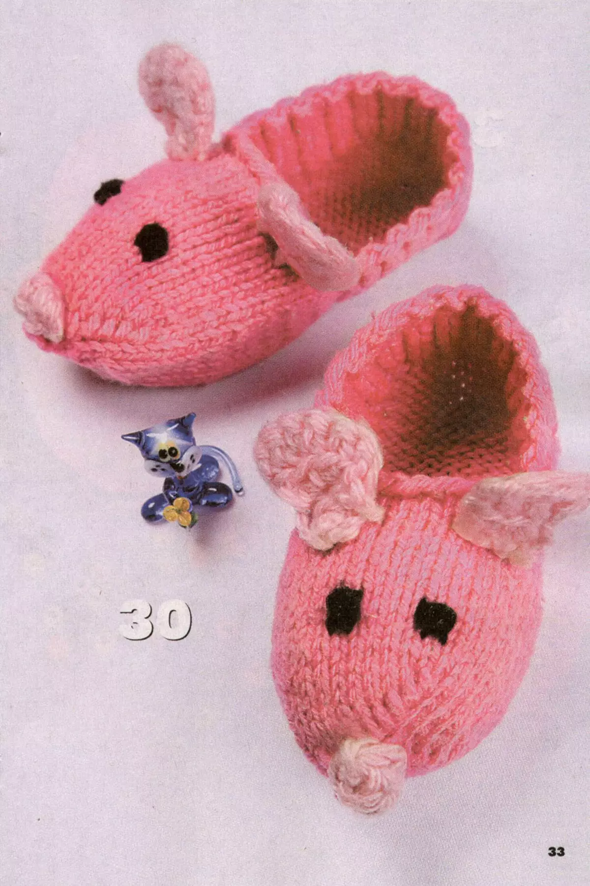 Gebreide pantoffels (72 foto's): Models vir kinders en vroue op die tong, mooi en eenvoudige kamer pantoffels - skoene, Japannees, vanaf blokkies 14259_52